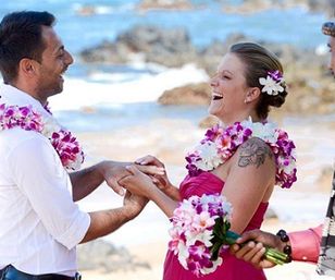 Verkleinert Hawai_Hochzeit_Brautpaar_Trauzeremonie